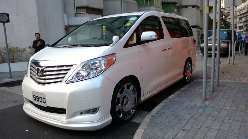 Illustration for article titled You've Never Seen Minivans 'Til You've Been To Hong Kong